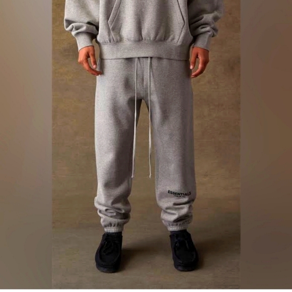 NWT Fear Of God Essentials Dark OatmealSweatpants Unisex Small
